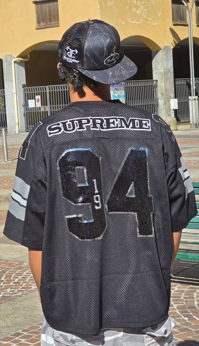 DropsByJay's tweet photo. Supreme Week 5 📸 https://t.co/SER3t5xLO8