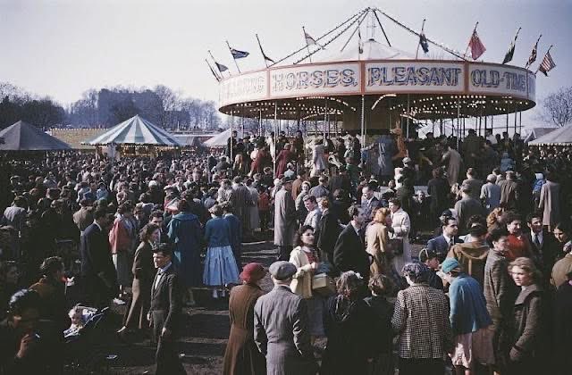 HampsteadHighSt's tweet image. Hampstead Heath Easter Fair taken in 1956.

#hampsteadheath #easter #fair