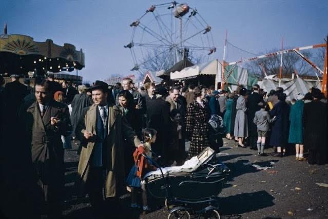 HampsteadHighSt's tweet image. Hampstead Heath Easter Fair taken in 1956.

#hampsteadheath #easter #fair