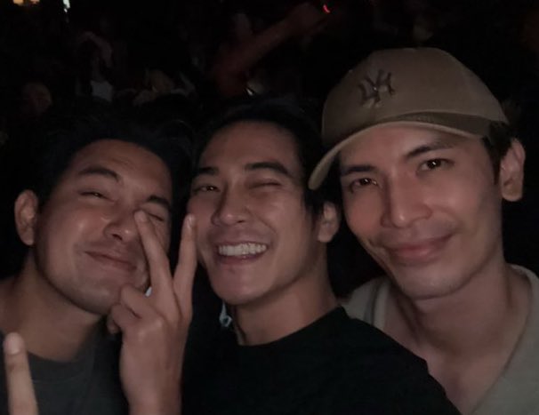 จริงๆคือมีเยอะแต่ถ้าชอบที่สุดคือโมเม้นที่น้องพาพี่สนไปเจออีกหนึ่งเซฟโซนในชีวิตเขานั่นก็คือพี่เข้ม