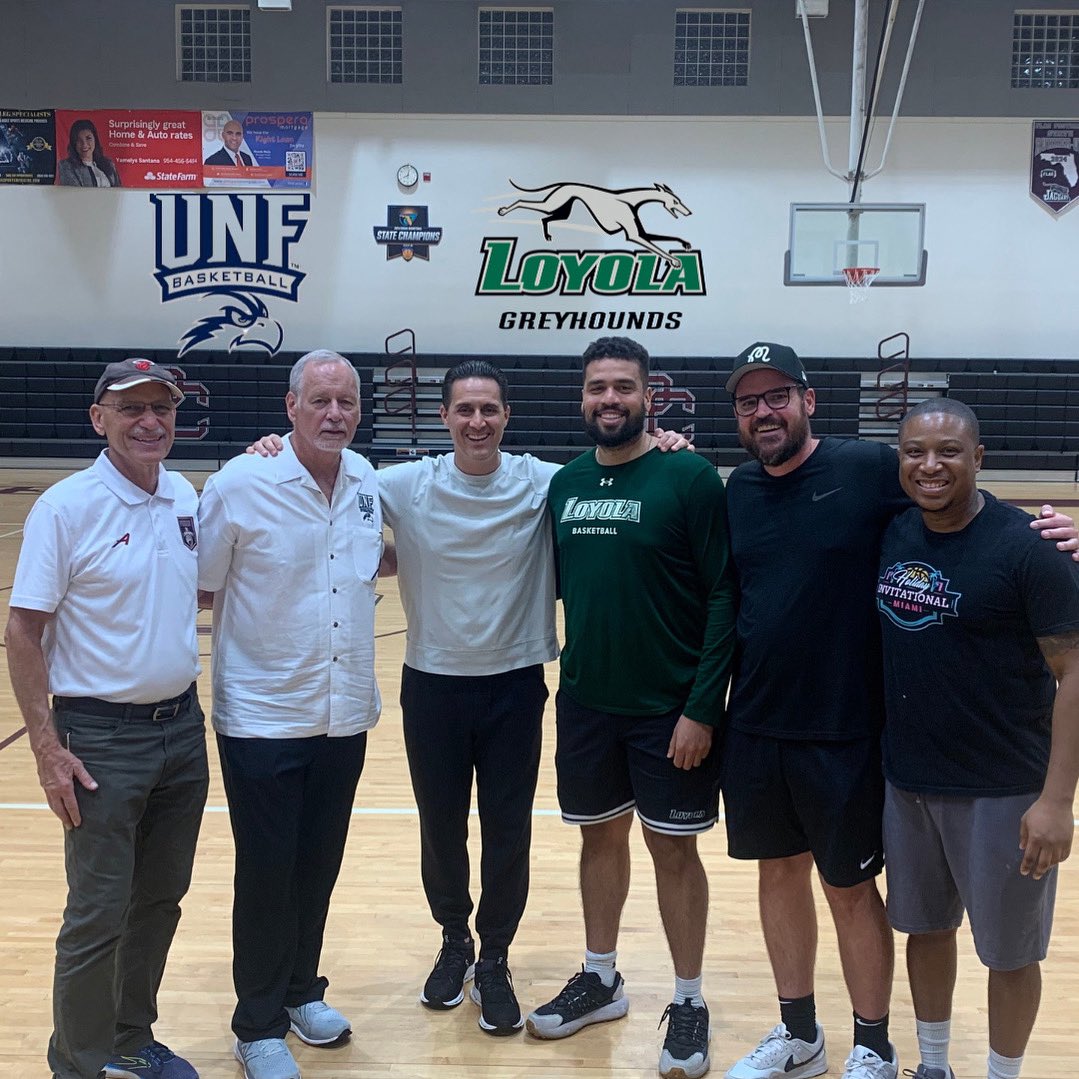 PCBJaguars's tweet photo. We’d like to thank both Coach Marlin of @OspreyMBB &amp; Coach Diaz from @LoyolaMBB for stopping by the gym yesterday! 
🐾 🐆 https://t.co/Y9aqmNo02h