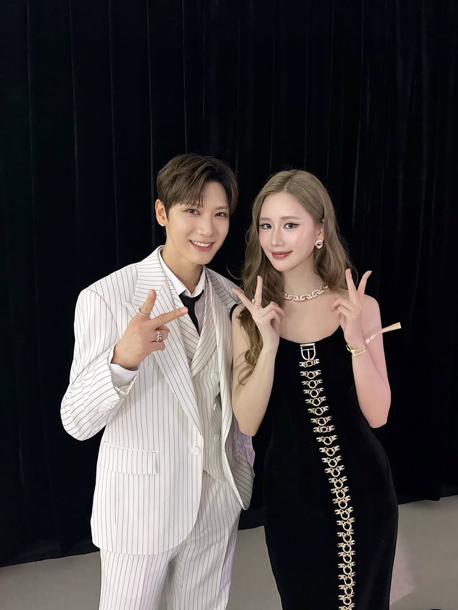 พี่เตนล์เดินสายถ่ายรูปกับน้องๆคนไทยจะครบยัง 😂😂😂
