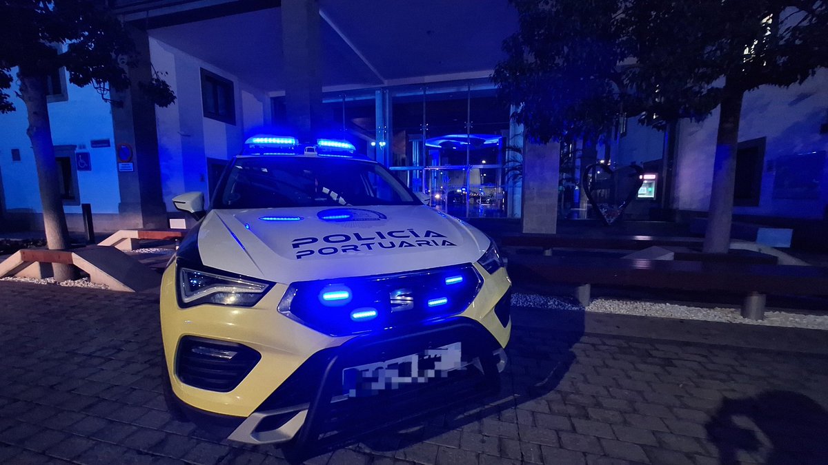 PoliciaAPLP's tweet image. 👮🏼‍♀️👮🏻‍♂️ Nosotros también nos sumamos a la felicitación del #DiaMaritimoMundial 🌊 

🛥&quot;Marineros somos y en la mar...&quot; 🫶

#PolicíaPortuaria 💙
@LasPalmasPorts 
#ServicioMarítimo