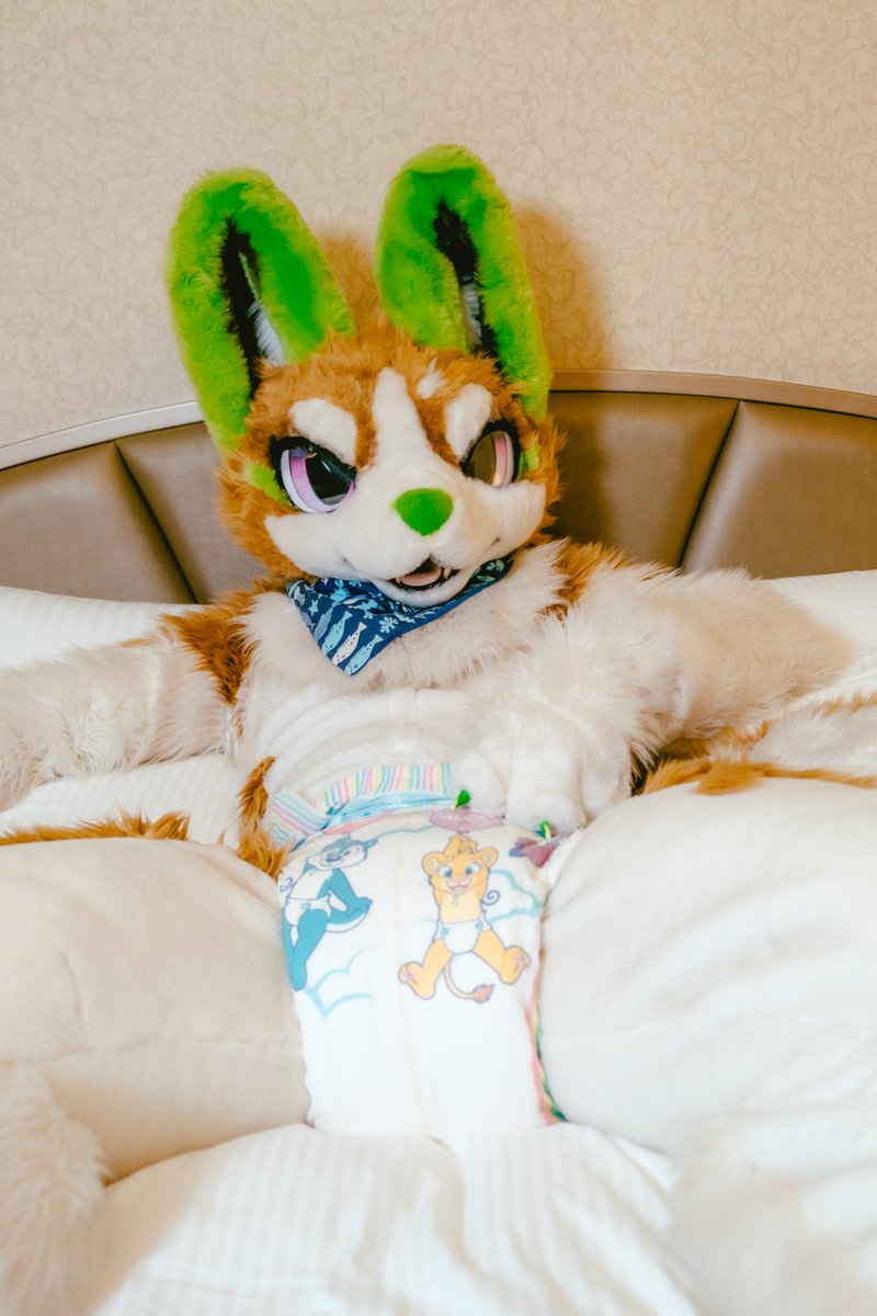 I just wanna lay in my bed.☺️
#FursuitFriday 
#fursuitfriday