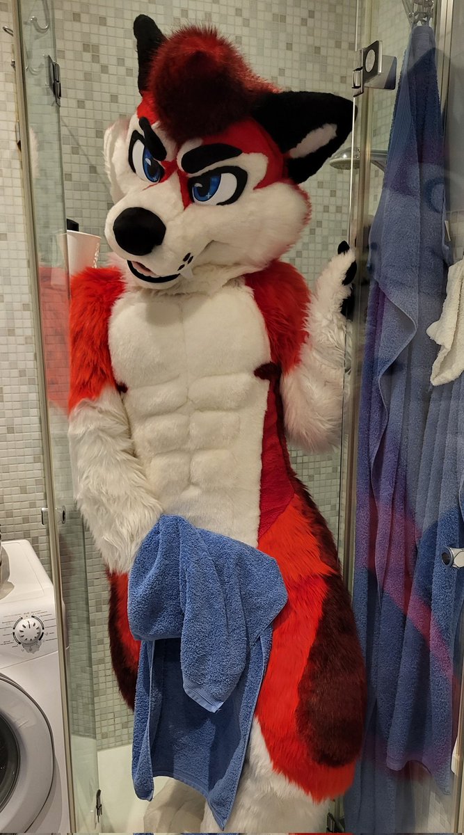 Feeling no longer musky husky.
Hope you dont mind me drying off infront of you. 😏
