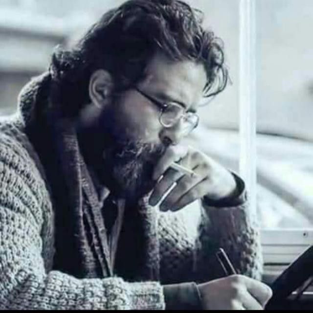 UMU_VVV's tweet image. اكضي الليل احضر بالحجي لملكاج،
وخلصت النجم وجفوفي بالعدّه..

واجيت امشي نفس يم رية الغركان،
كالوا جدمه خانه يروح وتصده..

مدري شجم شته يضيع برجفتي وياج،
ضكتهن بيج بس حرورتج وحده.. 

#انتظار
#علي_رشم