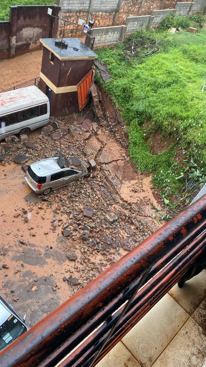 My friend stole his dad’s  car from home and brought it to hostel. The perimeter wall of our hostel did him dirty 🙆he doesnt know where to start from to inform the dad about the scenario🥹