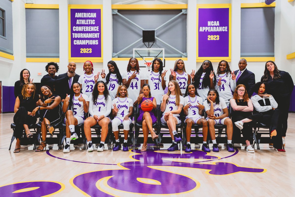 Your 2025-26 ECU Women’s Basketball Team 💜💛

#FAB 🏴‍☠️