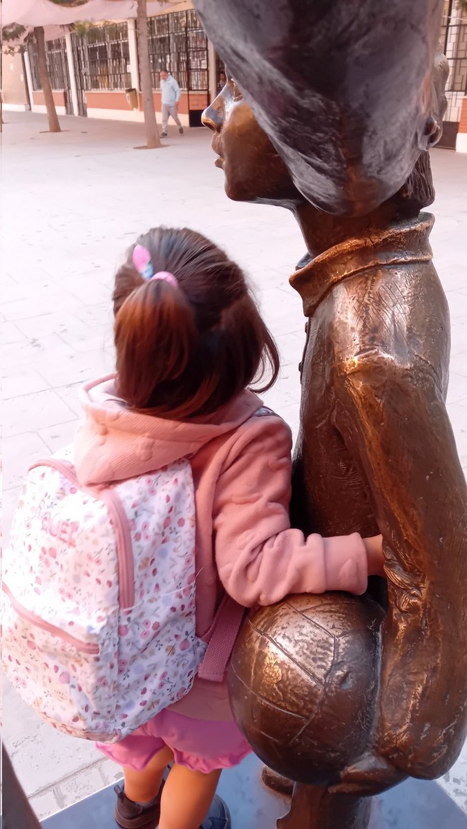 En los brazos de San Marcelino #MaristasDeChampagnat #SoyMarista #SomosMaristas #MaristasdeCorazón #SomosChampagnat