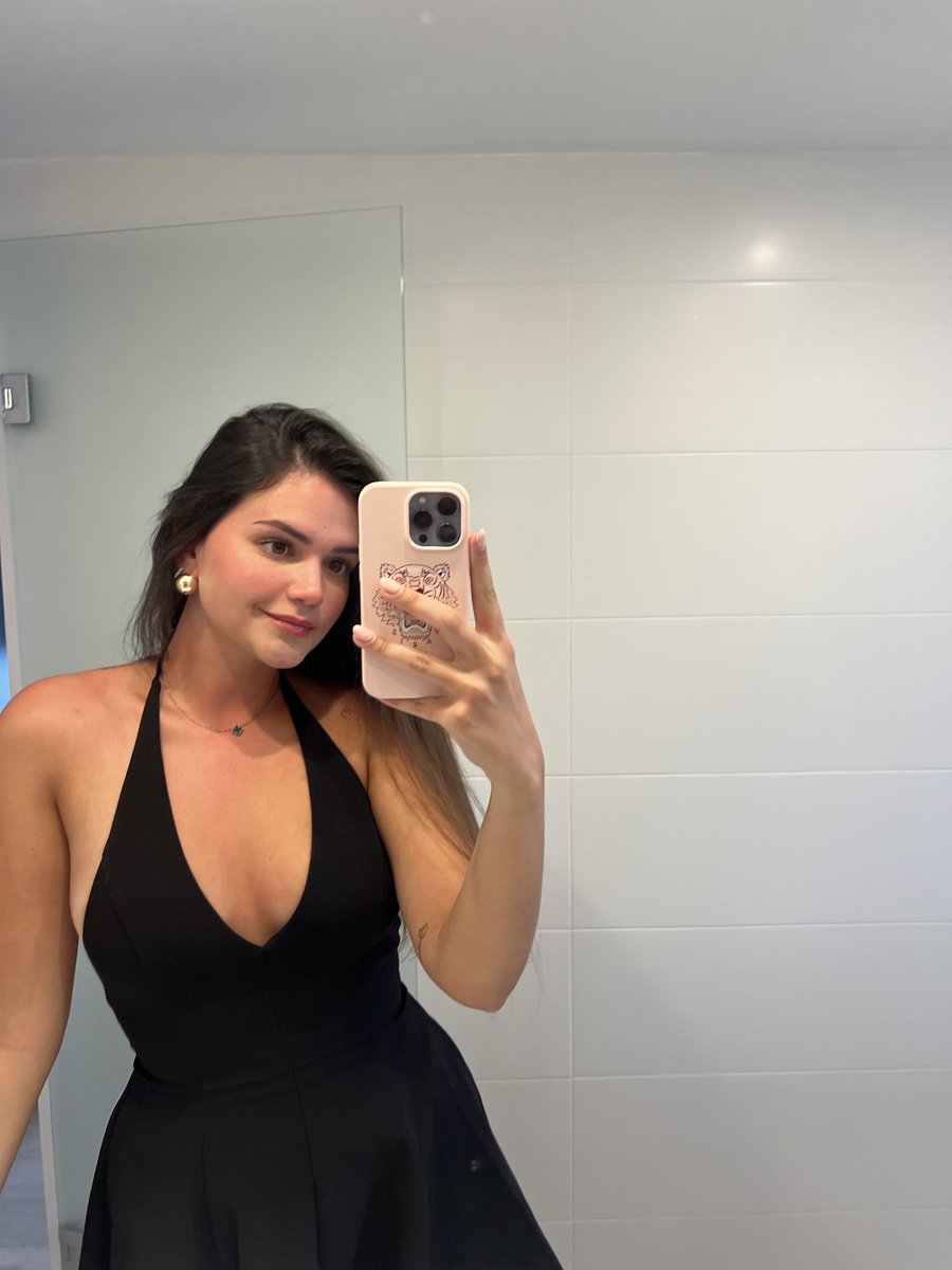 Gabrylmarcy's tweet photo. @promiseimfunny Qui veut bien m’€ncuyyy c’est dans ma bio 👀 https://t.co/tsnfEJyDLn