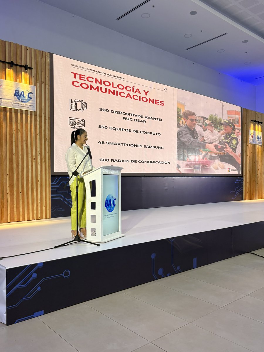 bascbquilla's tweet image. #AEstaHora La Sra. Nini Cantillo de la @Gobatlantico realiza su intervención en la instalación del #ForoBASCyAMCHAM &quot;IA y Seguridad: Blindando la Cadena de Suministro Contra Riesgos Globales&quot;, dando la bienvenida a nuestras empresas asistentes. #CadenadeSuministroSegura