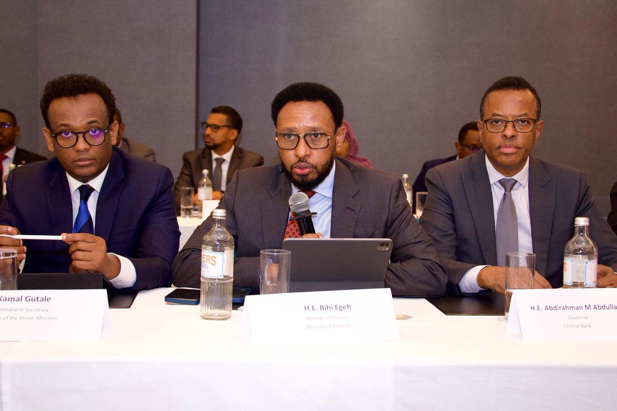 MoF_Somalia's tweet photo. Today, the 4th ECF Review Meeting with the @IMFNews successfully concluded in Nairobi. The discussions highlighted Somalia’s economic reform journey, with a focus on, Domestic revenue mobilisation,Strengthening Public Financial Management(PFM). 
#Somalia #ECF https://t.co/V0bGAKCcT7