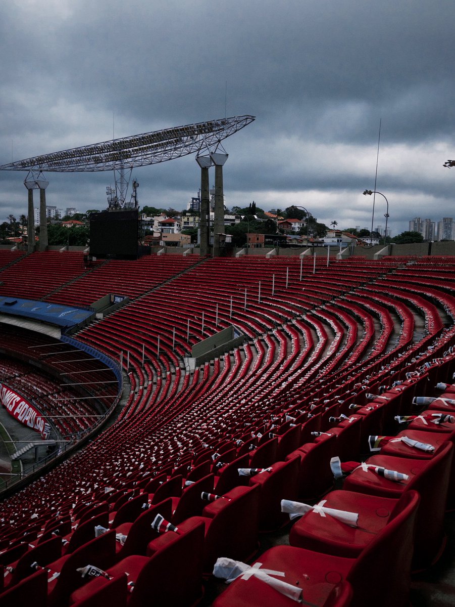 SaoPauloFC's tweet image. 🏟️ Vamos cobrir o MorumBIS de vermelho, branco e preto!

Chegue cedo ao estádio, siga as instruções que serão anunciadas e mantenha cada bexiga em seu lugar até o momento da recepção. Vamos juntos!  

#GloriaEterna
#VamosSãoPaulo 🇾🇪