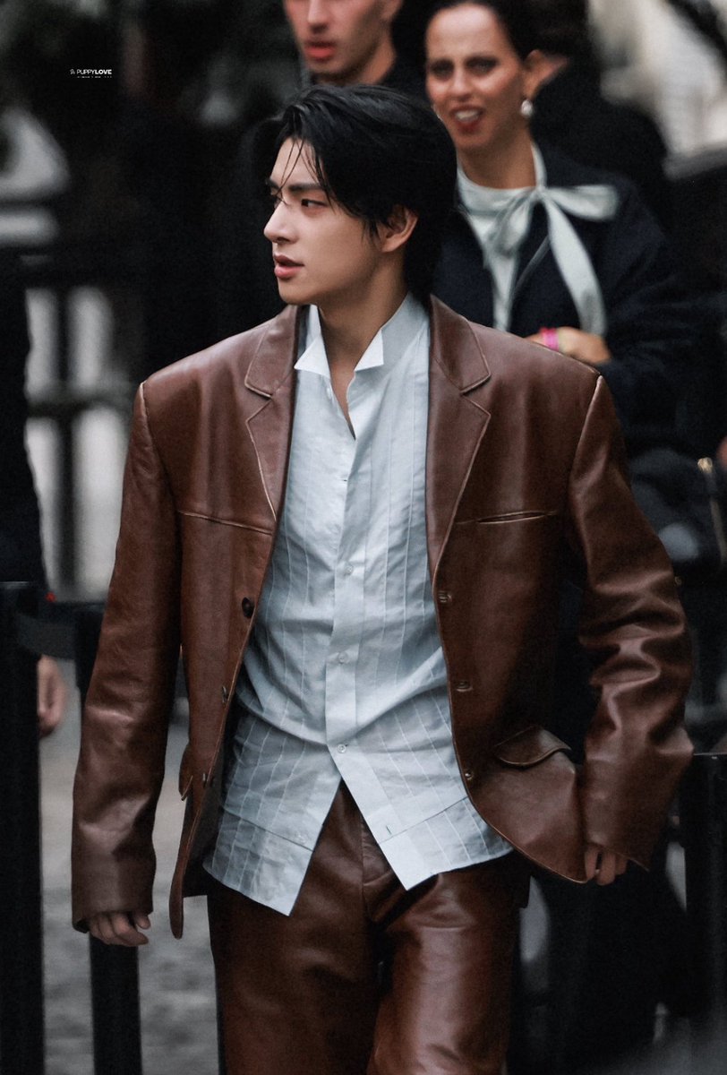 DAMN SIM JAEYUN!?

#PRADAxENHYPEN  #PradaSS26 #JAKE  #제이크