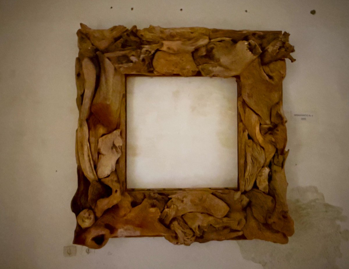 Il 30/09 si chiude la mostra di Claudio Cuboni a Pianosa. 💙 Un racconto nato dall'ascolto dell'isola e dal profondo rispetto per il mare.Venite a scoprire Pianosa attraverso i suoi occhi. La mostra è aperta tutti i giorni dalle 12 alle 20.