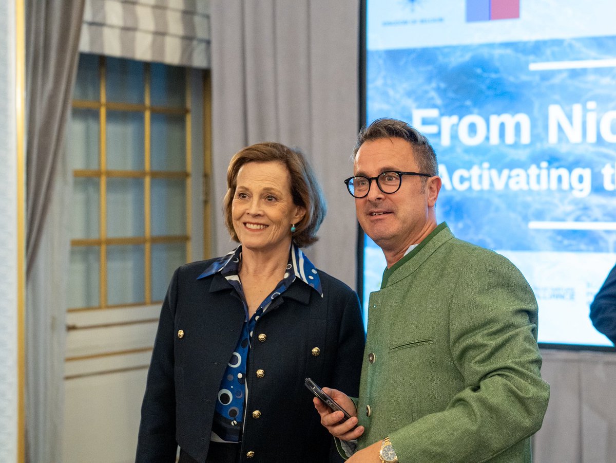 🌍💙 Luxembourg has ratified the #BBNJ Treaty!
A key step in protecting our oceans &amp; conserving marine biodiversity. 🌊✨

Grateful to @officialSigourneyweaver for presenting me with the award for Luxembourg’s commitment to ocean protection.