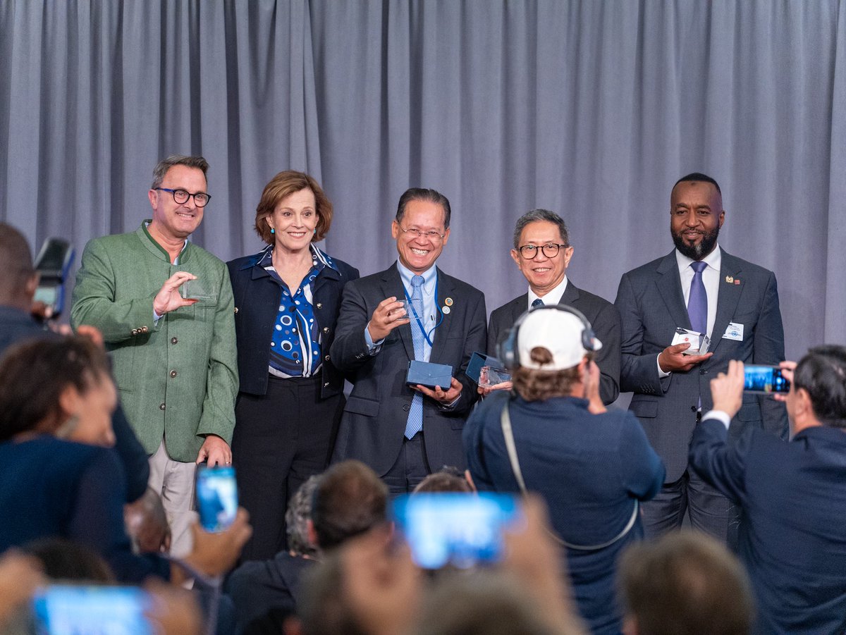 Xavier Bettel tweet media