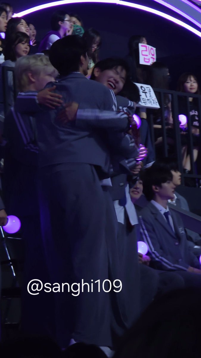 twsychen's tweet image. yichen when jiahao name was called 😭😭😭 so supportive of his roommate HE'S SO HAPPY FOR HIM