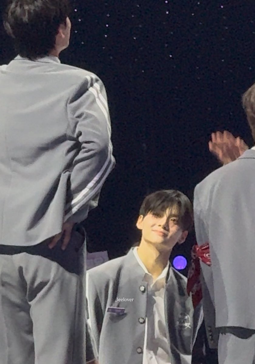 wkcyrcl's tweet image. sangwon looking at geonwoo after he got called P04 :((