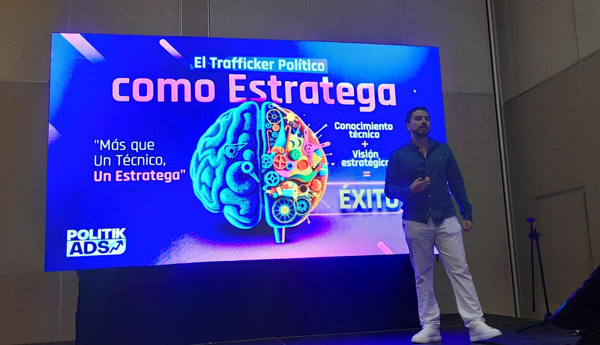 "En lo digital existen tres maneras de distribuir nuestro contenido: orgánico, artificial y por pauta" 
Santiago Uribe <a href="/santiagouriber/">Santiago Uribe</a>
#CumbreCartagena 
<a href="/CumbreCP/">CumbreCP</a> <a href="/CumbreOnline/">Cumbre.Online</a> <a href="/PolitologosD/">Politólogos Digitales</a>