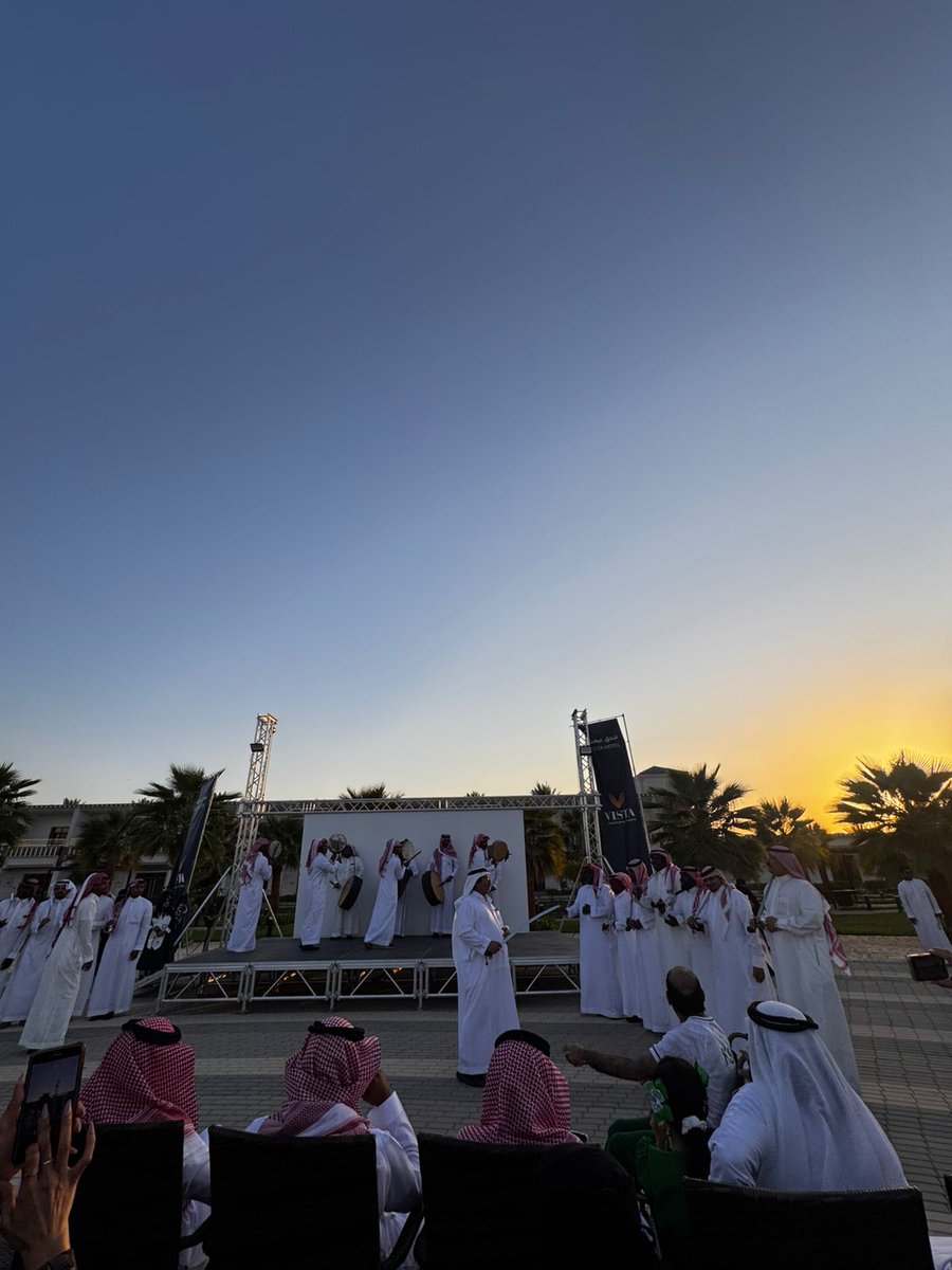 مشاركة #فريق_همام_التطوعي بمنطقة #تبوك باحتفال جمعية لأجلهم بمناسبة #اليوم_الوطني_السعودي_95
تحت شعار #عزنا_بطبعنا ،  تجسيدًا للقيم الوطنية الأصيلة والمشاركة المجتمعية الفاعلة.