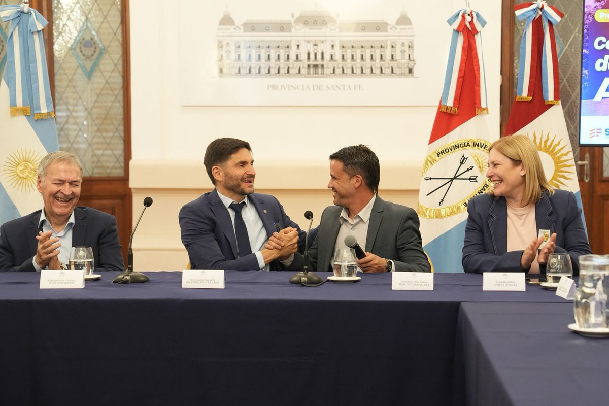 🔴AHORA #EME📻|🎙dialogamos con <a href="/mtorreslima/">Marcos Torres</a>
Intendente de Alta Gracia.

El <a href="/GobSantaFe/">Gobierno de Santa Fe</a> y el municipio cordobés firmaron convenio para poner en valor el predio de la Colonia de Vacaciones de Santa Fe en Alta Gracia, para la puesta en valor y ejecución de obras de reconstrucción.
