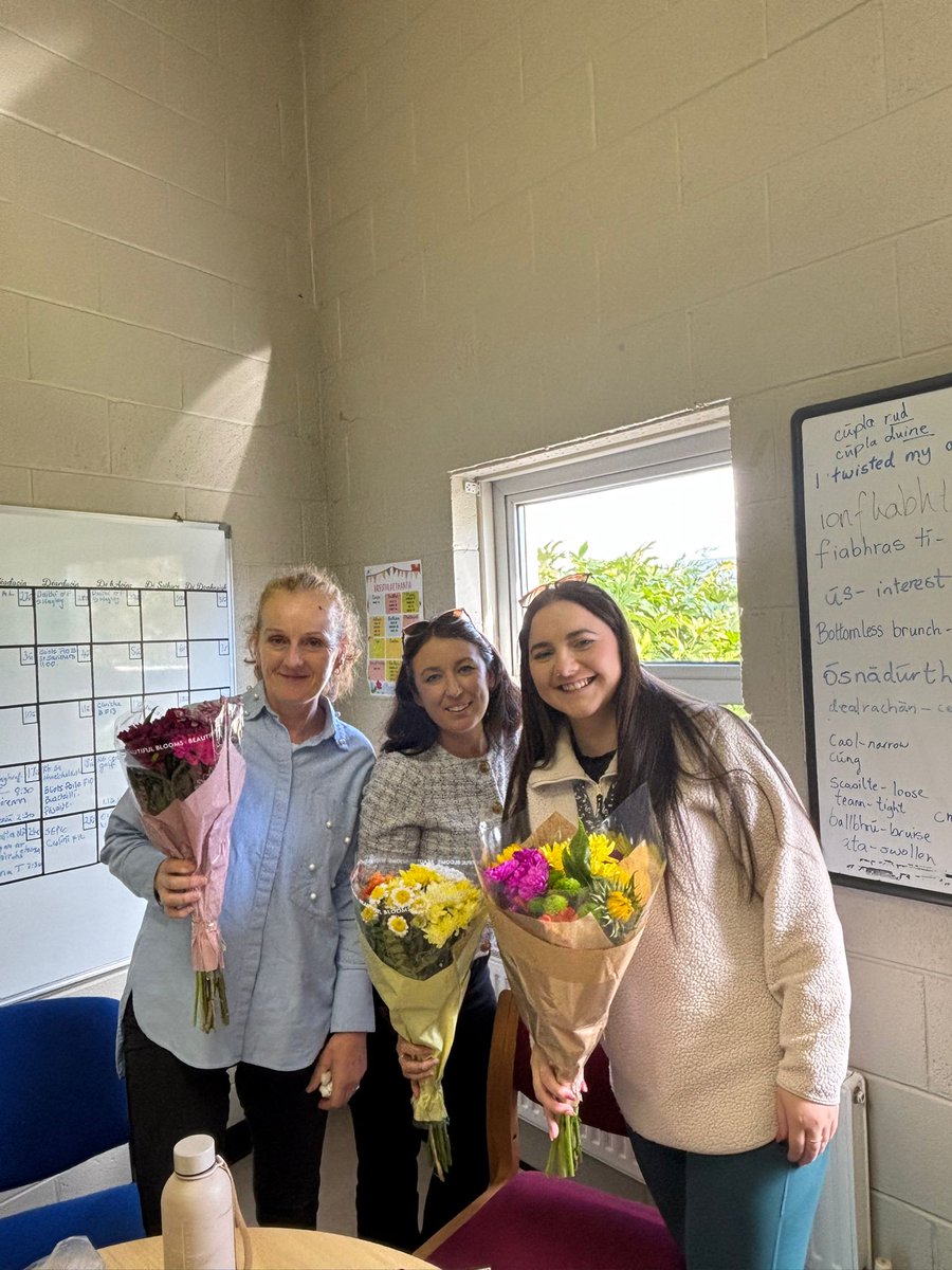 Lá buíochais do na Cuntóirí Ranga Speisialta a bhí ann inniu! Míle buíochas le Claire, Mary agus Deirdre as ucht an tacaíocht a thugann sibh do na páistí go léir i nGaelscoil Phort Láirge💕 #snaappreciationday