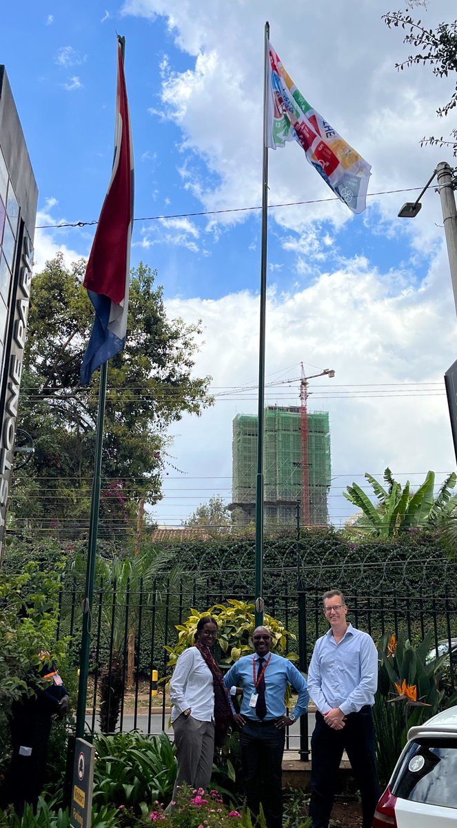 Today we raise the SDG Flag at the Netherlands Embassy! Marking 10 years of #SDGs, we celebrate our commitment to sustainable development in Somalia and advancing Agenda 2030 goals for prosperity and inclusive growth 🌱 🌍 #SDGFlagDay #Agenda2030