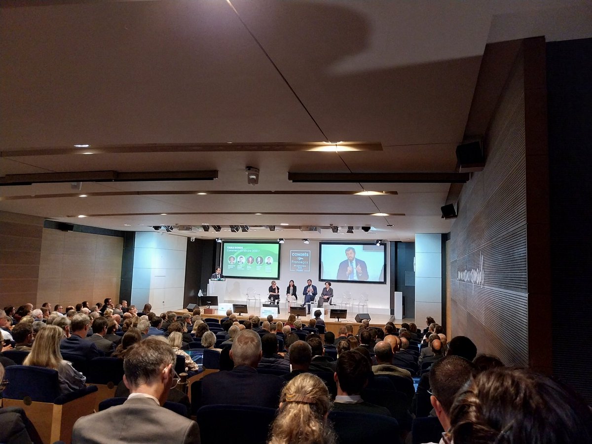 Passionant Congrès du gaz hébergé par le <a href="/medef/">Mouvement des Entreprises de France</a>, témoignages d'acteurs de terrain comme le président de <a href="/DepVendee/">Département Vendée</a> ou de <a href="/transportpremat/">Transports PREMAT</a> qui illustrent une filière d'excellence française : gaz verts et transport. "Roulez local"! <a href="/FrancegazFR/">France gaz</a> <a href="/Mobiogaz/">France Mobilité Biogaz</a> #biogaz #mobilitédurable