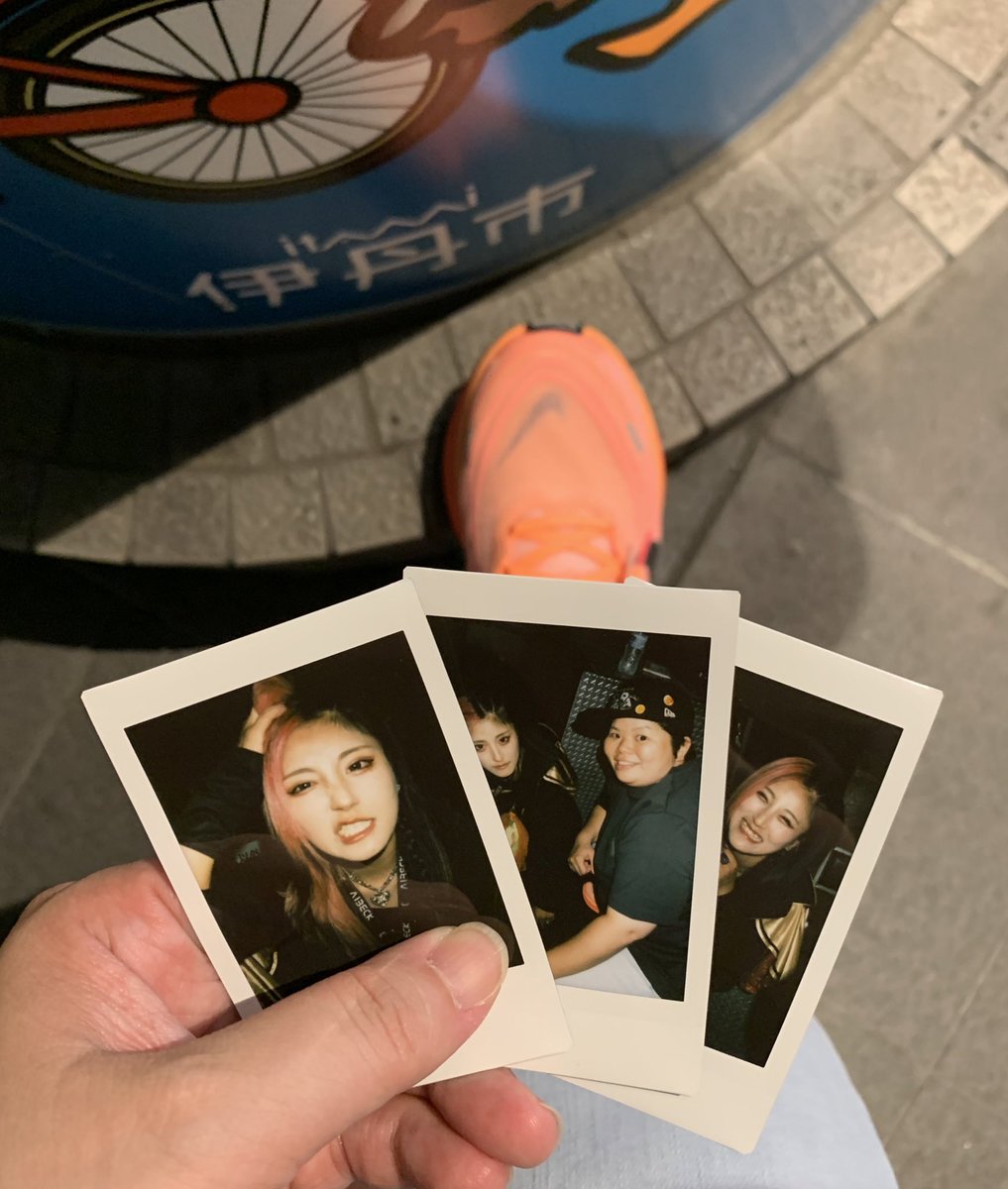 最高に楽しかった！！！
買ったとたんにAIBECKさんが大阪来てくれた縁起のいい靴😁
シンデレラボーイ12時までに帰宅出来そうにありませんが🤣🛵³₃³₃

ランニングシューズやからライブ行くのに軽くてクッション最高やった！！
けど、ランニングやからなんか普段より代謝するのかめっちゃ汗かく？！🤣