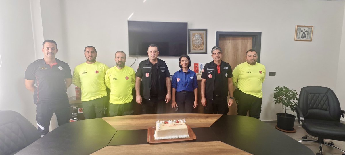 Mbbitfaiye's tweet photo. 🚒 İtfaiye Haftası münasebetiyle bizleri ziyaret eden ANDA Arama Kurtarma Derneği’ne nazik ziyaretlerinden dolayı teşekkür ederiz. ❤️ https://t.co/eogX08lsnq