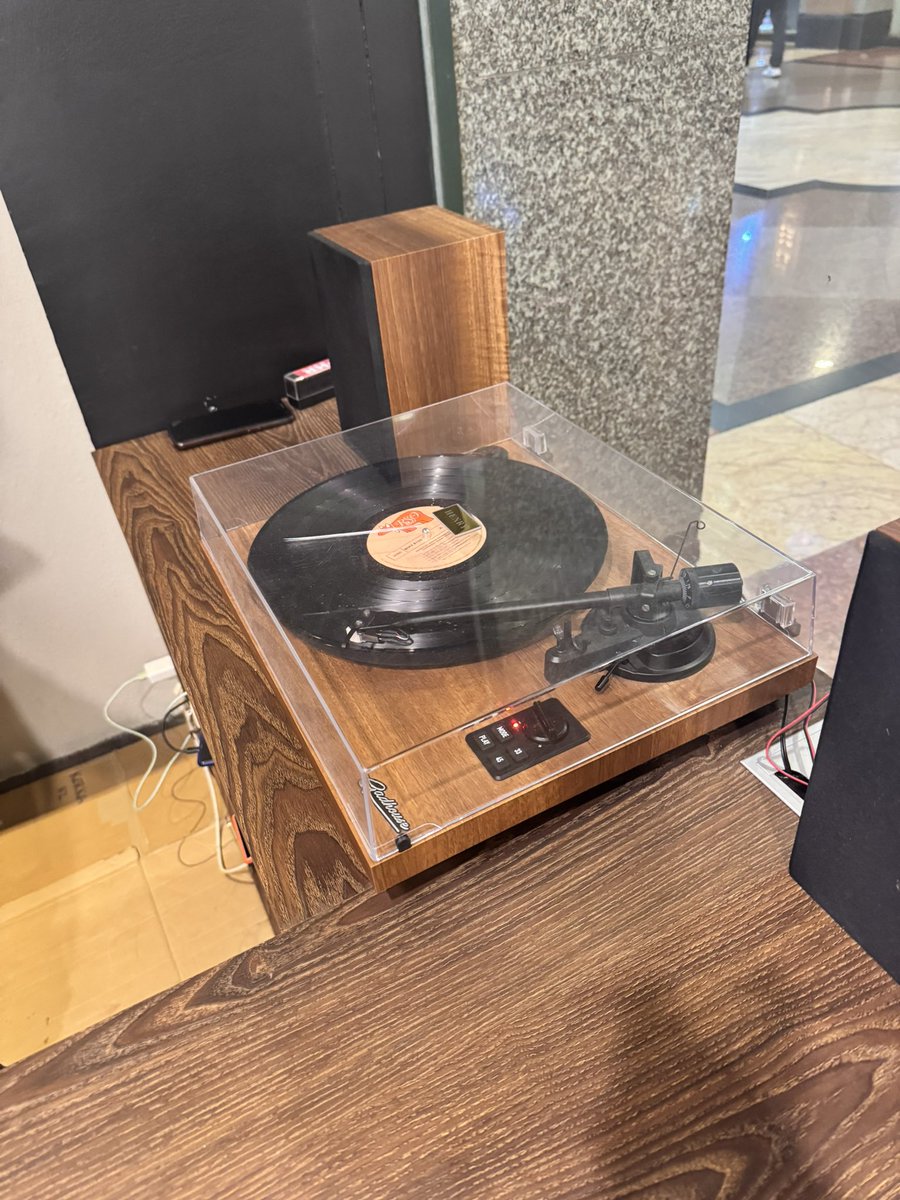 lookingyours's tweet image. Wishlist dulu ya, bisa kbeli vinylnya dulu