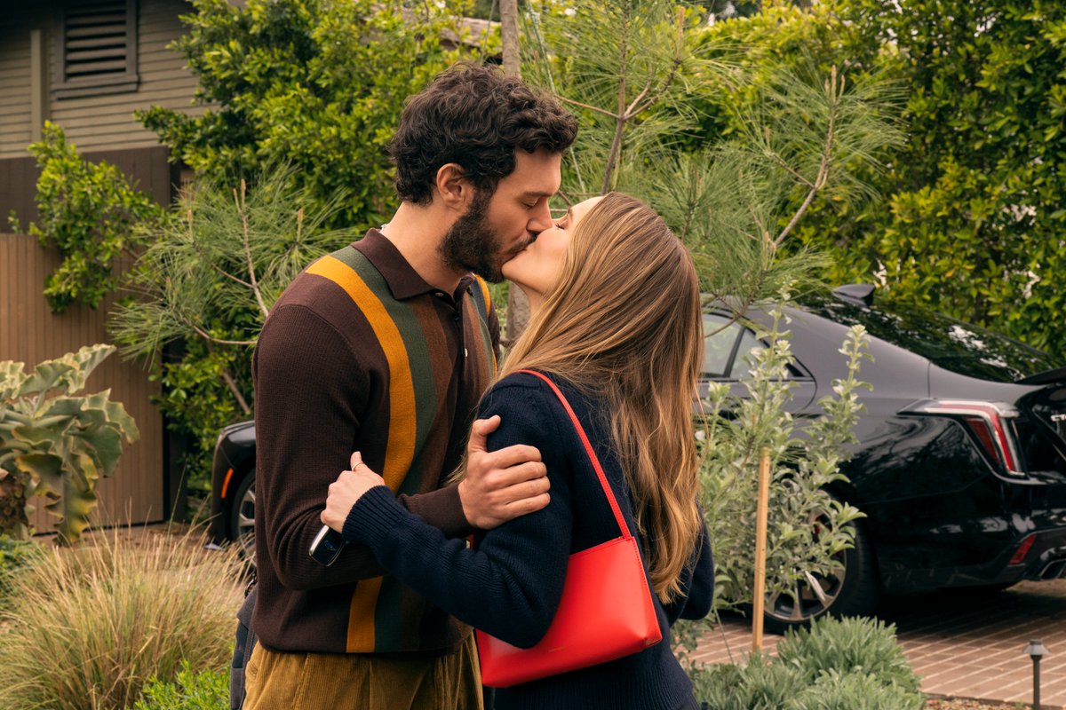 DEADLINE's tweet image. FIRST LOOK: Kristen Bell and Adam Brody return for 'Nobody Wants This' Season 2, which premieres on Netflix on October 23.
The streamer dropped the trailer for the new season with a first look at Seth Rogen and Leighton Meester in their guest-starring roles.
Watch the trailer…