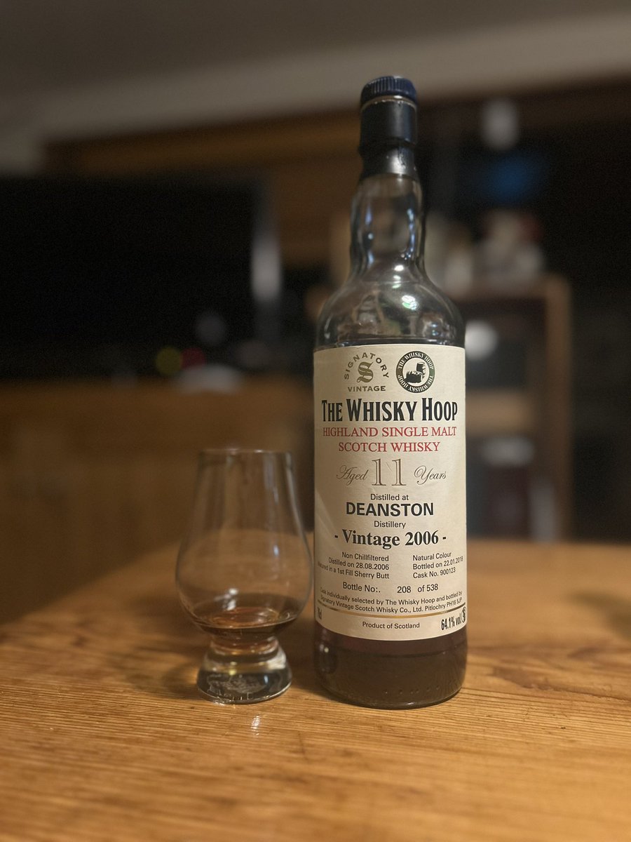 フロリダのBARでバーテンダーの方から勧められて飲んだ思い出のバーボン🥃終了☺️

瓶底、次がラストかな96ロングモーン

オールドのゴードンドライジンで贅沢ジンソニック(カボス入り)

こなれて64.1%を感じなくなってきたディーストン

いいの〜😋