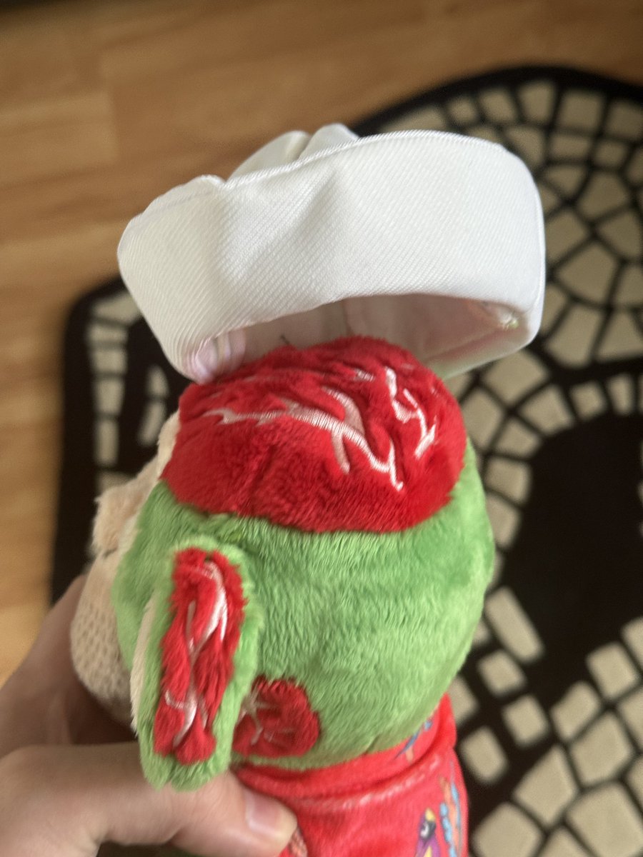 Ape Plushies will be free for AlloPass holders to claim, starting next year 🔥

A limited amount is also going to be claimable for [redacted] 👀

And yes, that’s how it looks under the hat for the zombie plush 🤫