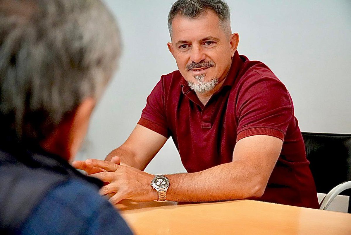 Marcelo es hijo del fundador de la panificadora San Alfonso que, hace más de 40 años, se animó a emprender desde la ciudad de Córdoba. Le tocaron muy buenos tiempos y otros no tanto. Hoy, el 50% de su producción de panificados abastece a mercados y almacenes. 

Escuché