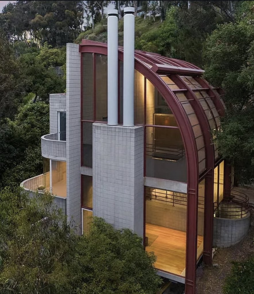 luusssso's tweet image. The Borghei-Cookson House by architect Ray Kappe in Santa Monica, California (1984)