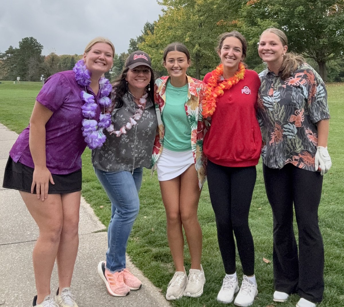 It’s a Luau! 💜🧡💛💚❤️
Loved all the bright fun shirts &amp; hawaiian leis for practice!