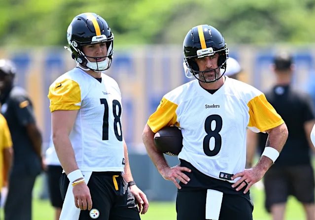 🚨🚨BREAKING: #Steelers QB Aaron Rodgers was detained by Dublin police after he allegedly viewed “Dangerous Conspiracy Theories” on his phone while in Ireland. 

Rookie QB Will Howard is set to make his 1st career start vs the #Vikings if Rodgers remains imprisoned.

WOW. 😳😳😳