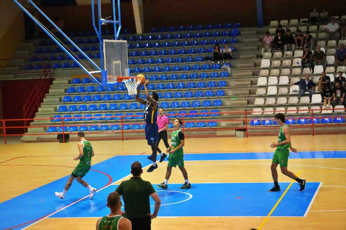 Fotos <a href="/Talavera_Basket/">Tecnocasa Baloncesto Talavera</a> contra <a href="/cb_toledo2025/">Club Baloncesto Toledo</a>