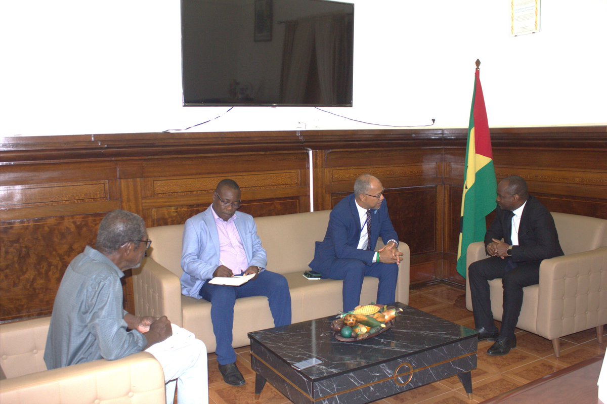 UndpStp's tweet image. Today, #UNDPSTP met with the Minister of Agriculture, Fisheries &amp;amp; Rural Development 
At the heart of the discussion: strengthening cooperation, accelerating agricultural growth, creating jobs, reducing inflation, and advancing sustainability in São Tomé and Príncipe.#Cooperation