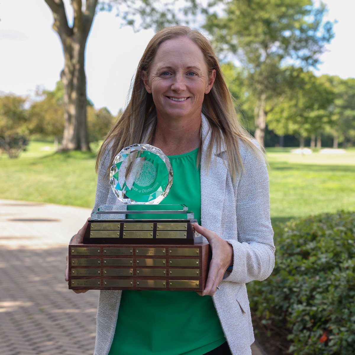 Congratulations to major champion and 2006 Women's Western Amateur Champion <a href="/Stacy_Lewis/">Stacy Lewis</a> on being honored with our Woman of Distinction Award today at Sunset Ridge Country Club! 🏆