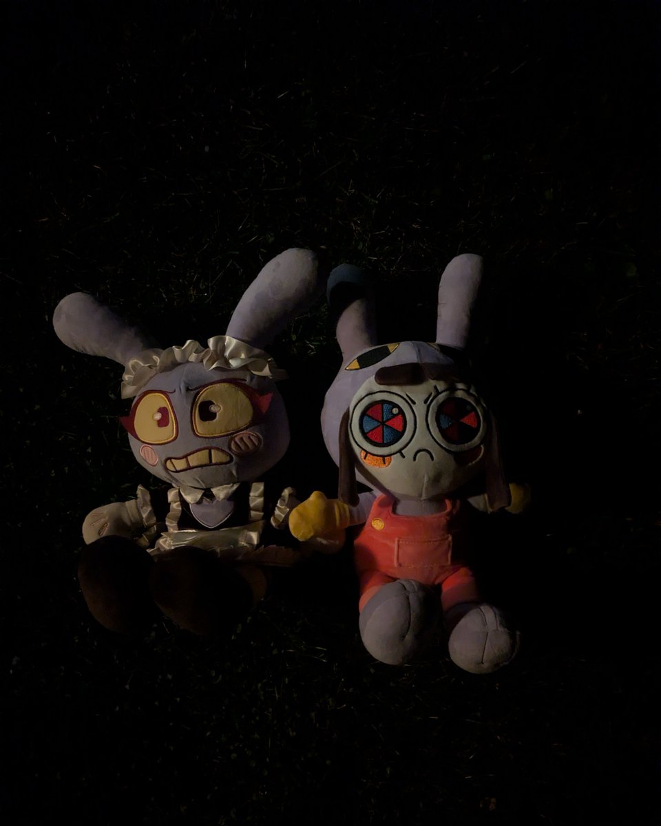 zimno97's tweet image. Funnybunny on a date (yeah they're in the Void, sorry 😓)

#funnybunny #funbun #TADC