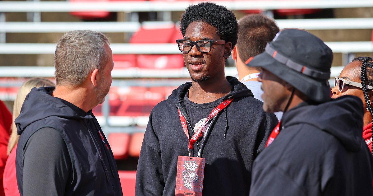 Evan_Flood's tweet photo. #Badgers offer four-star edge rusher Jayden Bell during his visit.

“I loved it."

https://t.co/Ugk4NwbOeH (On3+) https://t.co/araUmDU2Pw