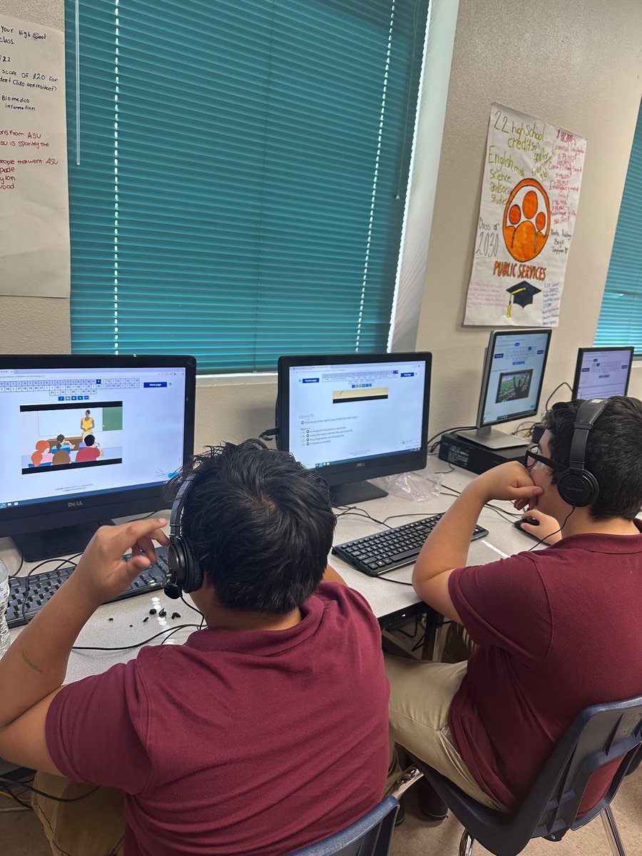 PNevarez03_JHS's tweet photo. Our 6th grade Hawks are reinforcing their listening and speaking skills with Summit K12 🎧🎙️🗣️ https://t.co/ThTqNsZVpa