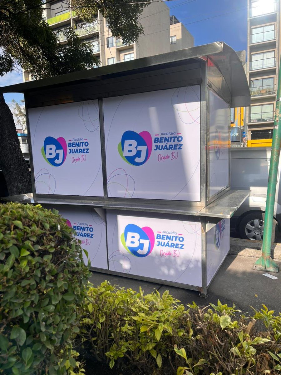 Nuestra <a href="/BJAlcaldia/">Alcaldía de Benito Juárez</a> LOGOlizando = LEGALIZANDO lo ilegal 🚫
La Ley de Movilidad CDMX y manuales de accesibilidad exigen 1.50 m de paso libre peatonal (mín. 1.20 m en excepción). Estas estructuras NO cumplen.
<a href="/locatel_mx/">@locatel_mx</a> <a href="/AccionesBJ/">Acciones BJ</a> #DGSUBJ <a href="/LuisMendozaBJ/">Luis Mendoza Acevedo</a> <a href="/inveacdmx/">INVEACDMX</a> #Accesibilidad