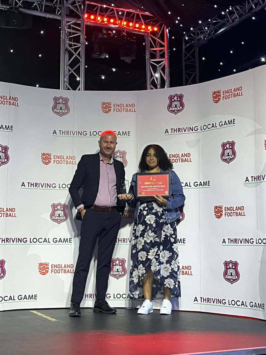#SFAAwards25 sponsored by <a href="/McDonalds/">McDonald's</a> I Congratulations to Beatriz Dos Santos Silva of <a href="/IpsAthleticSIL/">Ipswich Athletic FC</a> on winning Young Volunteer of the Year. 

#AThrivingLocalGame