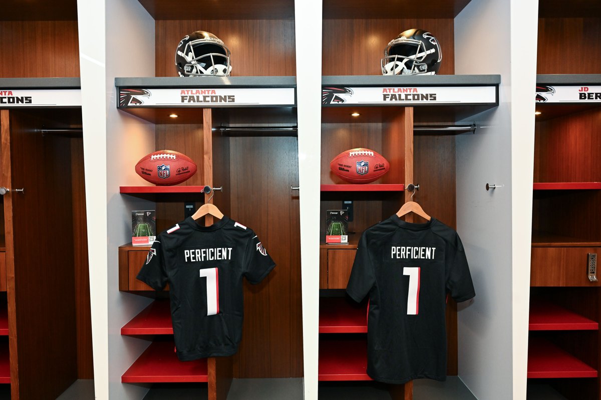 Perficient's tweet image. We recently hosted an exclusive event inside the @AtlantaFalcons' locker room, where over 80 guests enjoyed an unforgettable evening of exclusive access, special guest appearances, and a deep dive into how AI is transforming industries. 🏈
As the Official Digital Strategy…