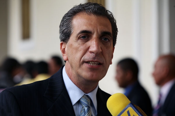 BIAGIO PILIERI | El dirigente político y periodista detenido junto a su hijo en Caracas.

Desde agosto 2024 está en régimen de incomunicación en El Helicoide, con su salud deteriorada.

Lea el comunicado de prensa en el que, junto a Human Rights Watch (<a href="/hrw/">Human Rights Watch</a> <a href="/hrw_espanol/">Human Rights Watch</a>),