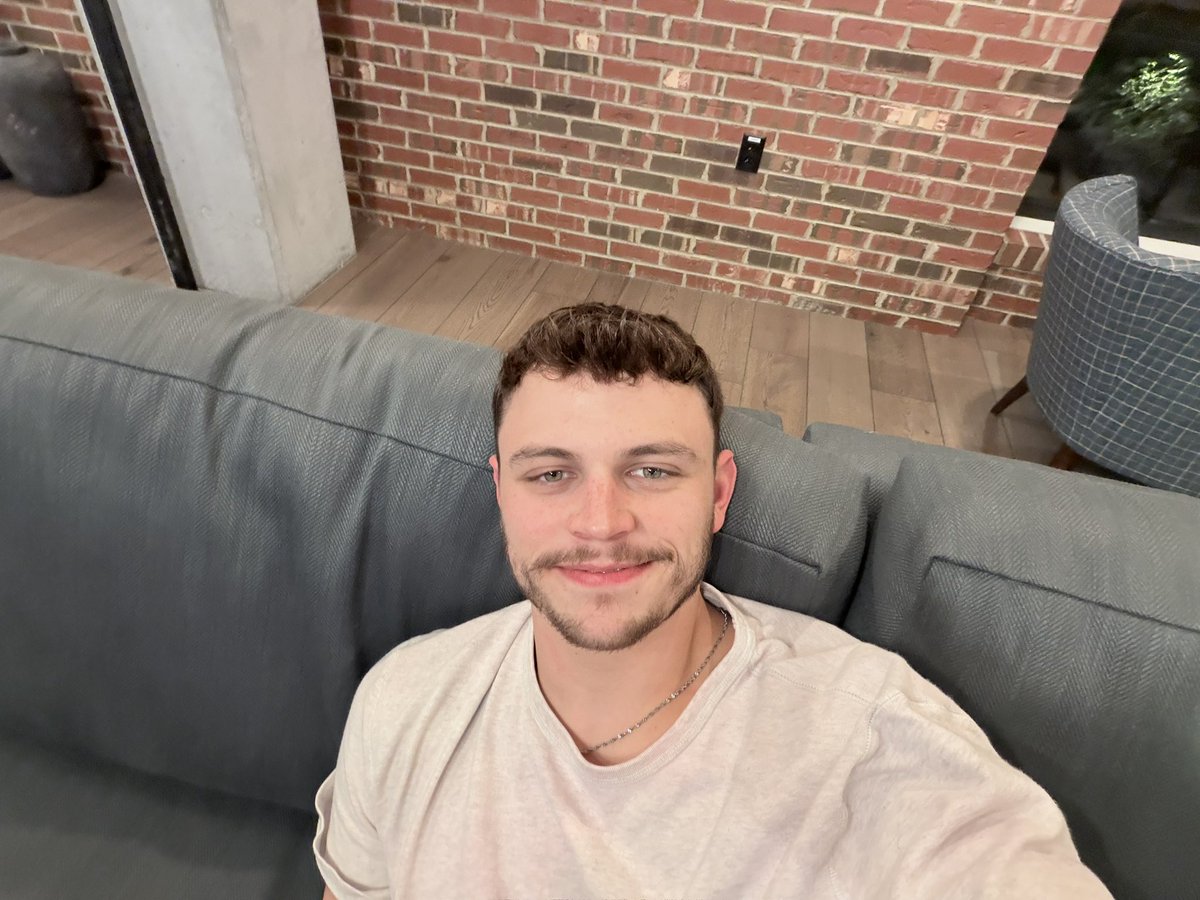 zach tweet media